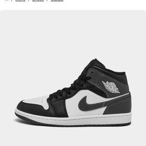 Nike Men's Black and White High-Top Sneakers